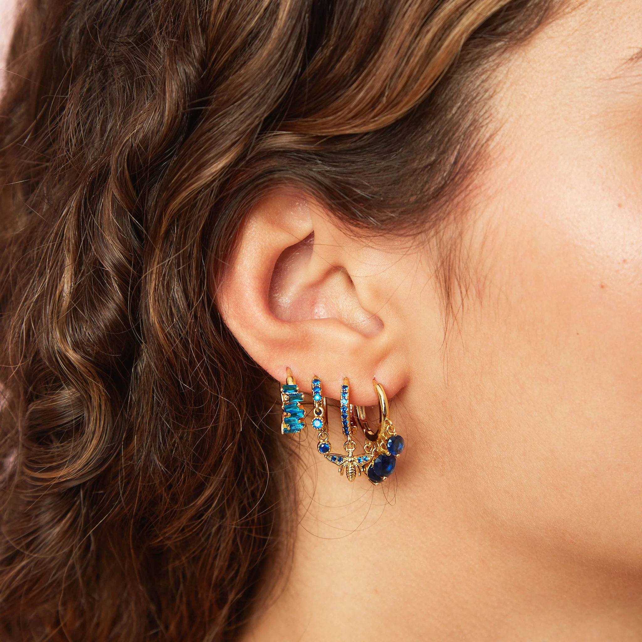 Ines Bee Huggie Earrings - Image 20